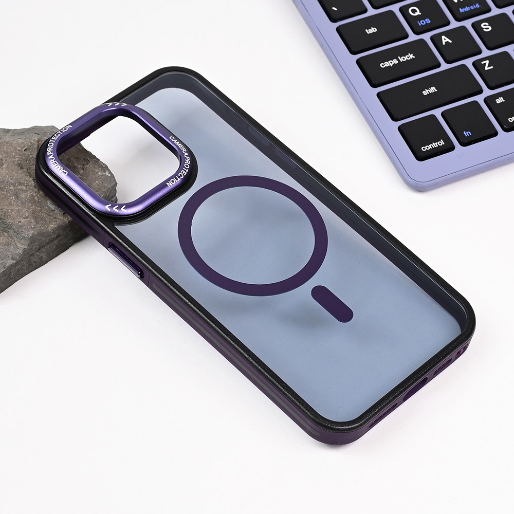 GUESS Custodia Rigida Saffiano Per IPhone 15 Pro Max 6.7'' – Colore Lilla Iridescente, TPU E Similpelle